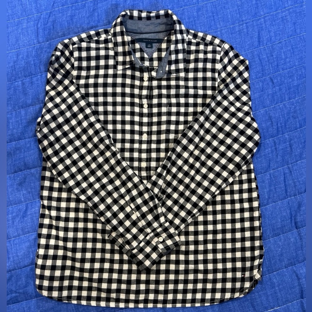 Tommy Hilfiger - women’s plaid button down black/white - size Large